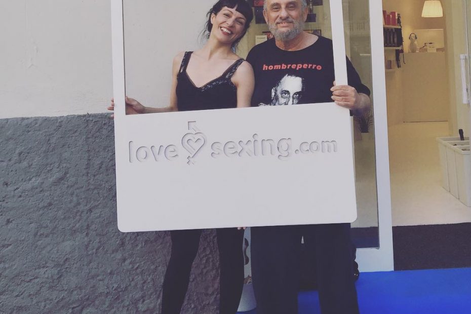 Roser Amills con Ivan Hombre Perro en el evento Love Sexing Barcelona