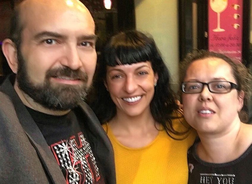 Roser Amills con Olga Anderez y Oscar Parra