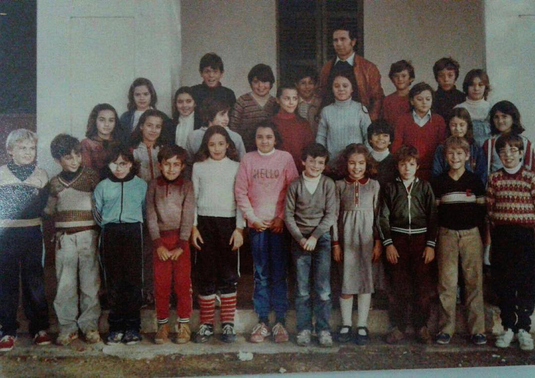 Roser Amills de niña, foto del colegio de algaida