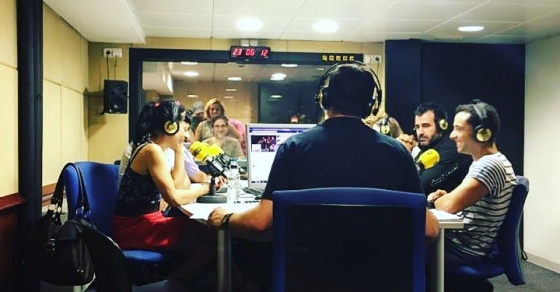 Engeguem #lanit31416 amb molta energia. Tenim molta nit per endavant. Escolteu-nos a @la_ser ara!! - Roser Amills, escritora mallorquina