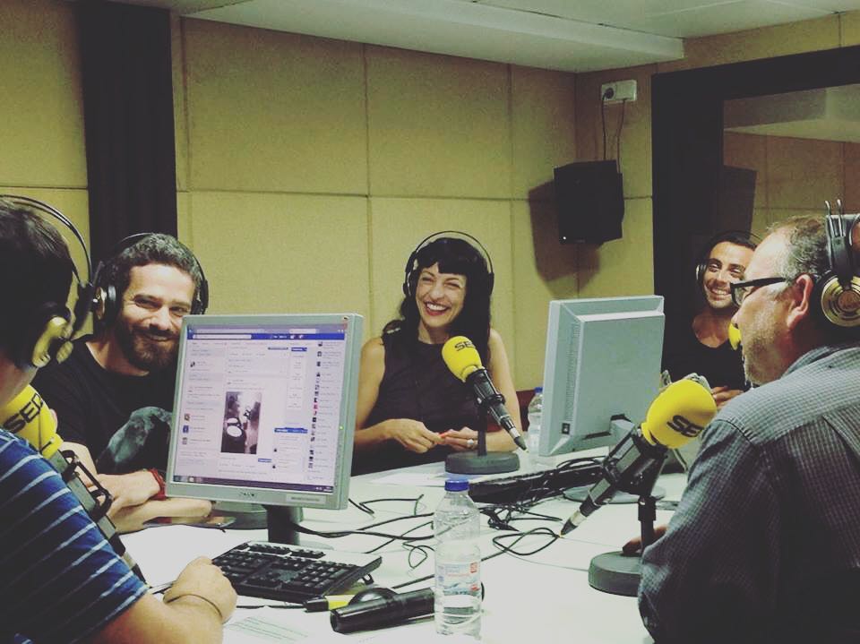 Connecteu ja la ràdio a @lanit31416 que us divertireu tant com nosaltres!! #lanitquenosacaba