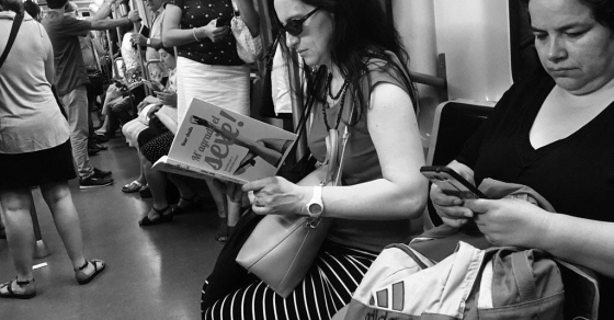Mil gràcies, @ganyet per aquesta foto de #magradaelsexe al metro!! - Roser Amills, escritora mallorquina
