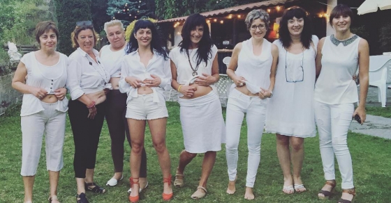 Muy buenas tardes, mujeres poderosas y risueñas ;)) - Roser Amills, escritora mallorquina