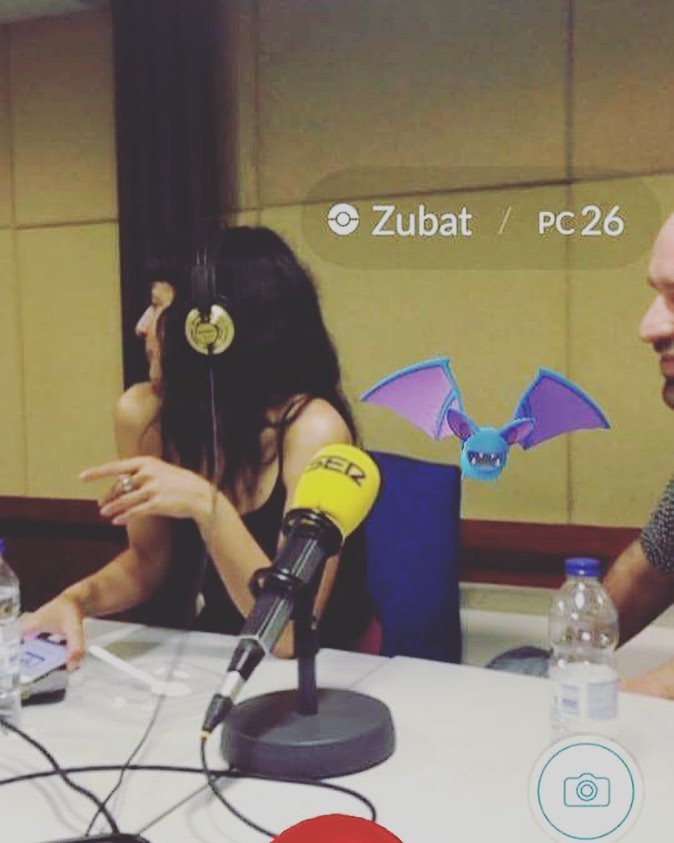 A la ràdio, a @lanit31416, vam estar caçan pokemons amb #pokemongo ;))