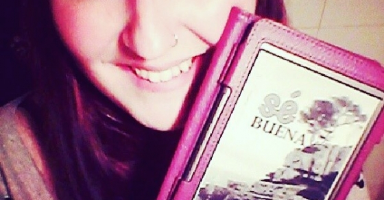 Has visto ya este vídeo? La novela Sé buena ya está aquí! Lo encontrarás en mi canal de Youtube: es el book trailer se #sébuena #fesbondat ;)) 1 Lectora con ebook de la novela Sé buena de Roser Amills