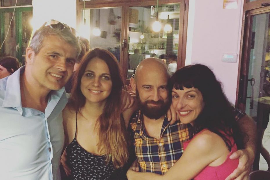 Lidia Guevara con Roser Amills y su novio napolitano Marco
