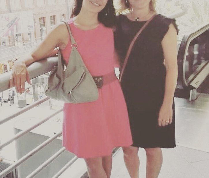 Roser Amills con Alicia Pomares