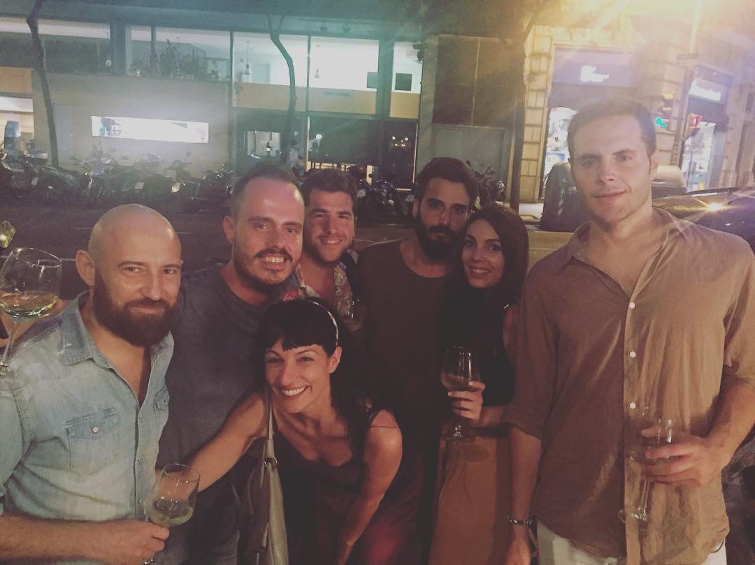 Roser Amills con Víctor Fernández Clares, Anna Bertran y Marco, su novio napolitano