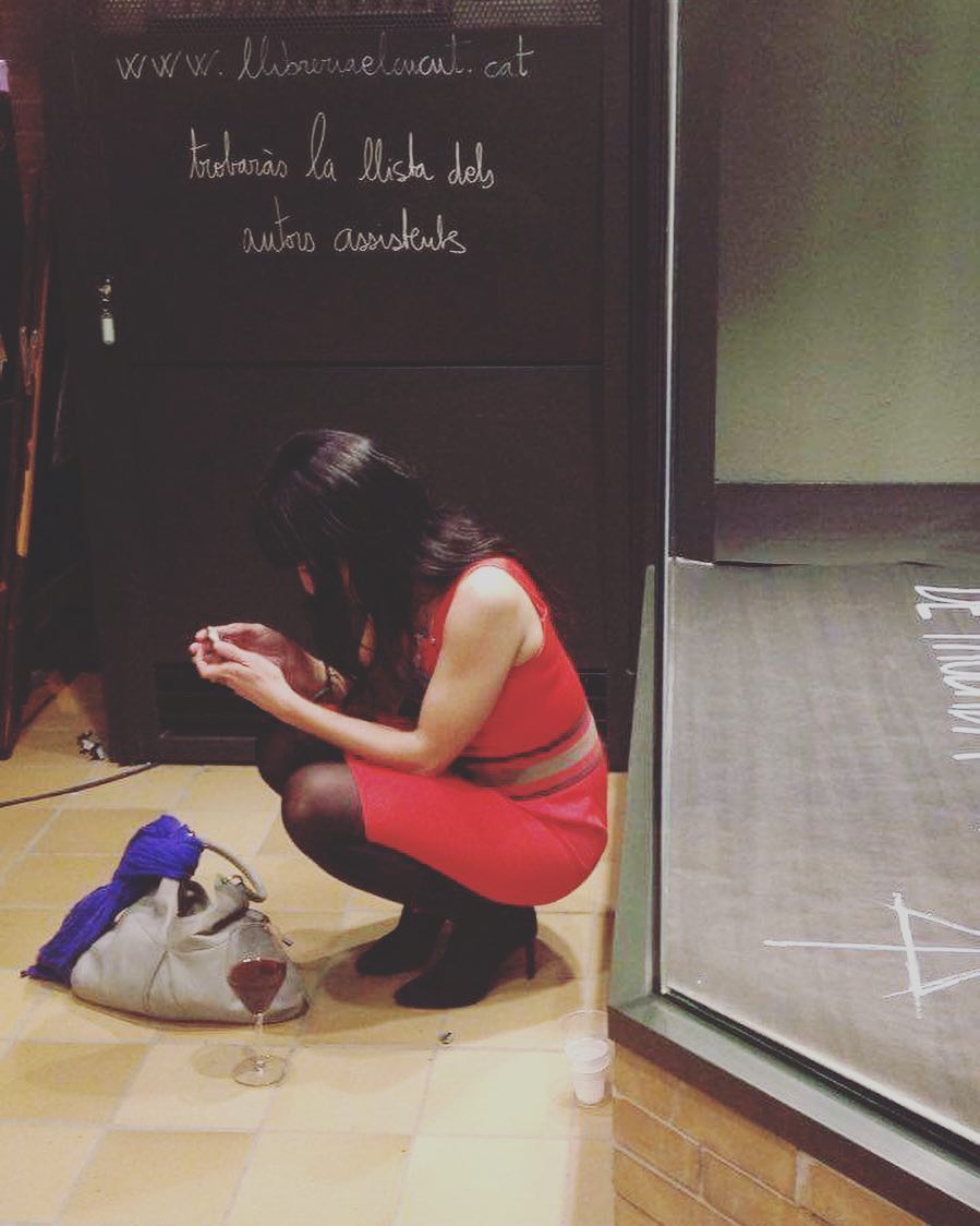 Roser Amills en la libreria el cucut, foto de magda riera