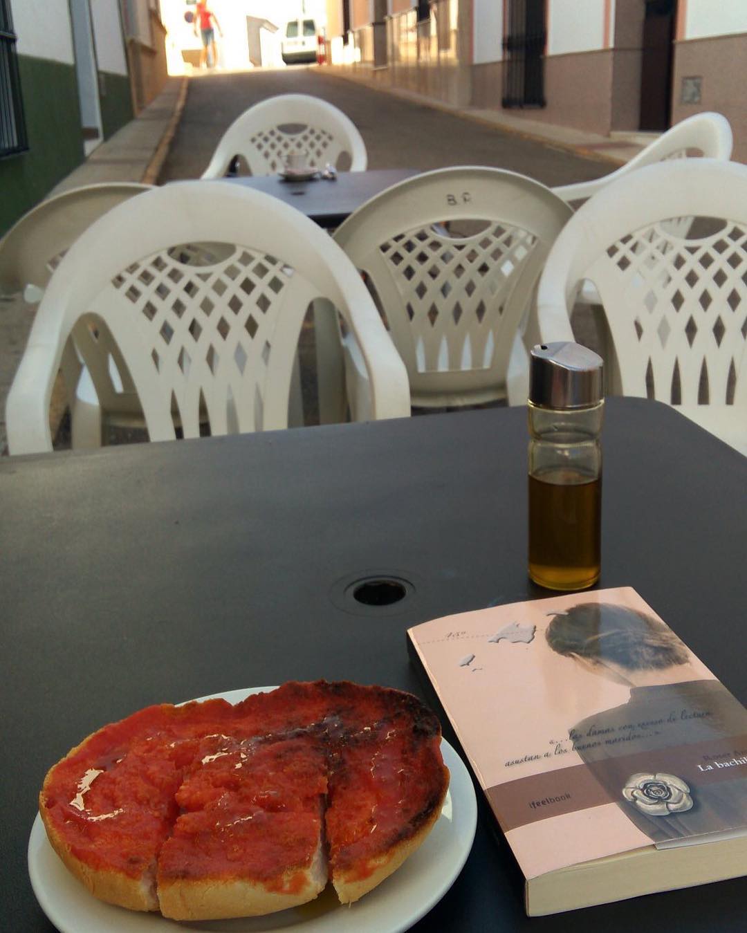 Hoy #labachillera desayuna en Valencia con @evareganamunoz ;))