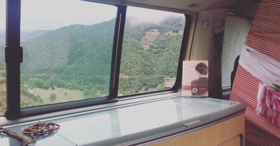 Hoy #labachillera está de viaje con dos #almasbonitas de lujo: @afromarc86 y @laola_blue !!! 2 Hoy #labachillera está de viaje con dos #almasbonitas de lujo: @afromarc86 y @laola_blue !!! - Roser Amills, escritora mallorquina