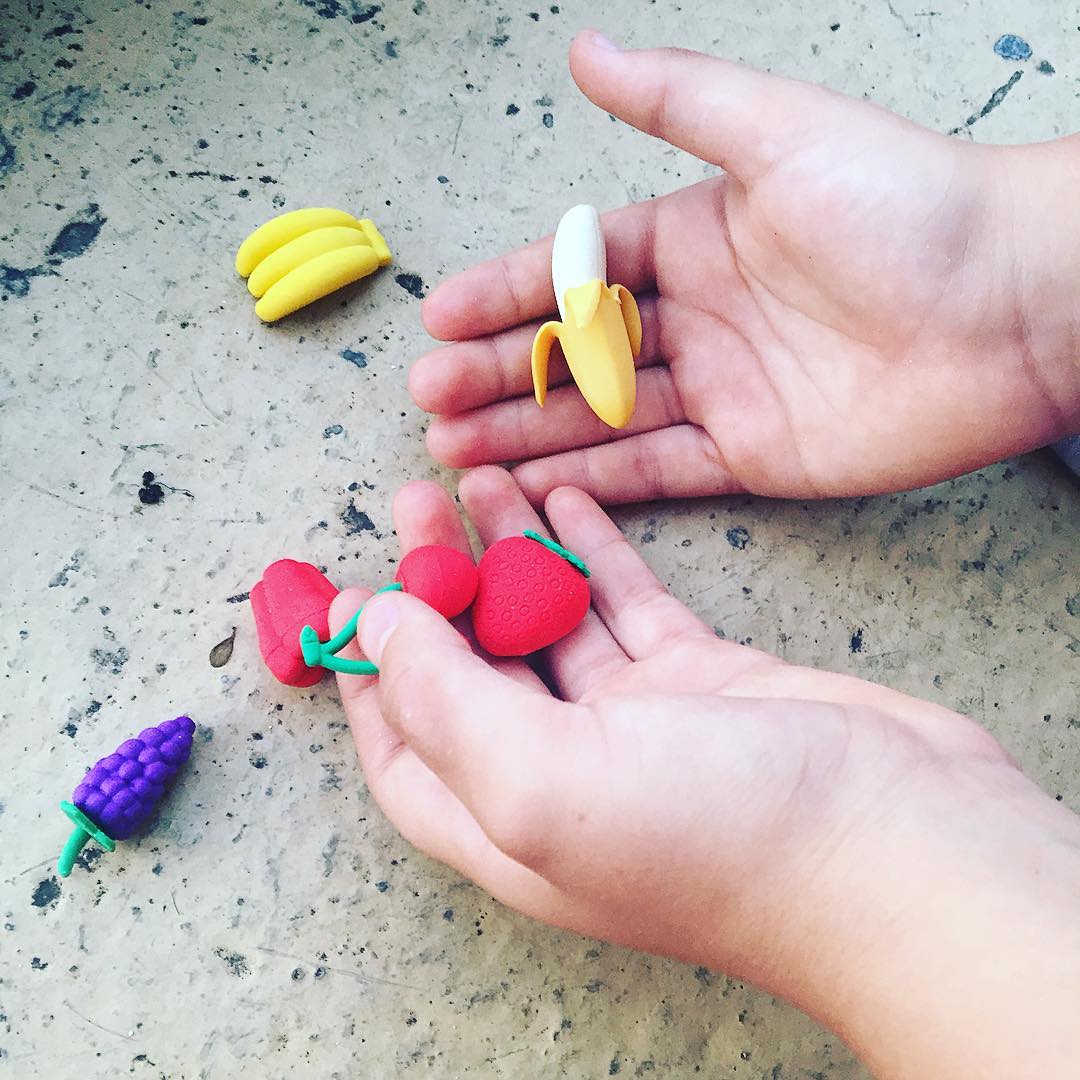 Hemos empezado la lista de compras para la vuelta al cole De momento estas gomas de borrar  