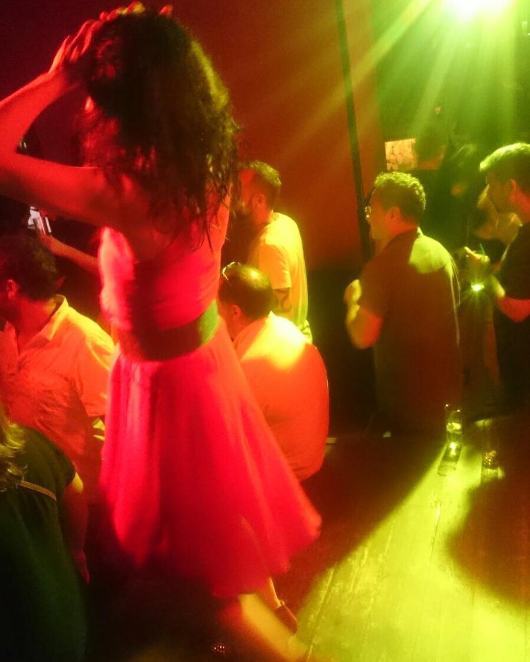 Roser Amills bailando