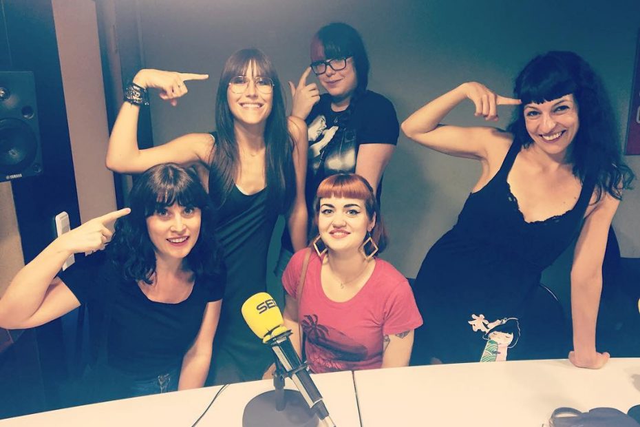 Roser Amills con Lyona Aliona en la radio