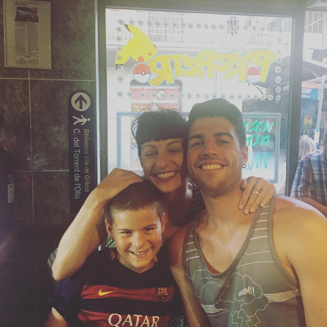 Roser amills y sus hijos marcel y joan