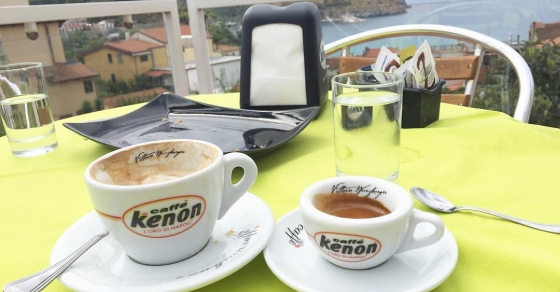 Le tre C a Napoli (relative a il caffè): "Cazzo Come Coce" - Roser Amills, escritora mallorquina