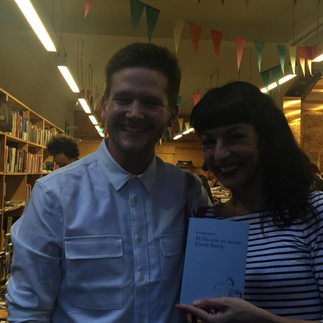 Participau!!! Penjau fotos llegint amb l'etiqueta #llegiresunvicisexy per a la Fira del Llibre de Palma, concurs Rata Corner - Roser Amills, escritora mallorquina