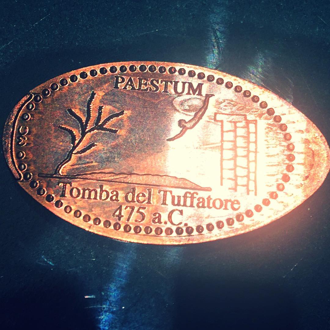 El lema de esta tumba de Paestum es "Juntos van Afrodita y Dioniso"