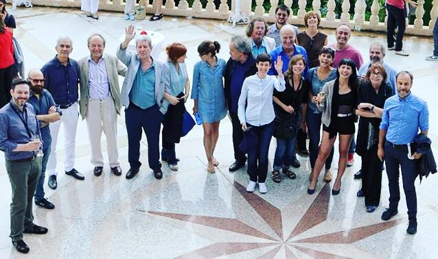 foto de grupo con jorge herralde en las converses de formentor