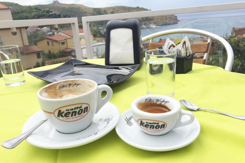 Le tre C a Napoli (relative a il caffe): "Cazzo Come Coce"