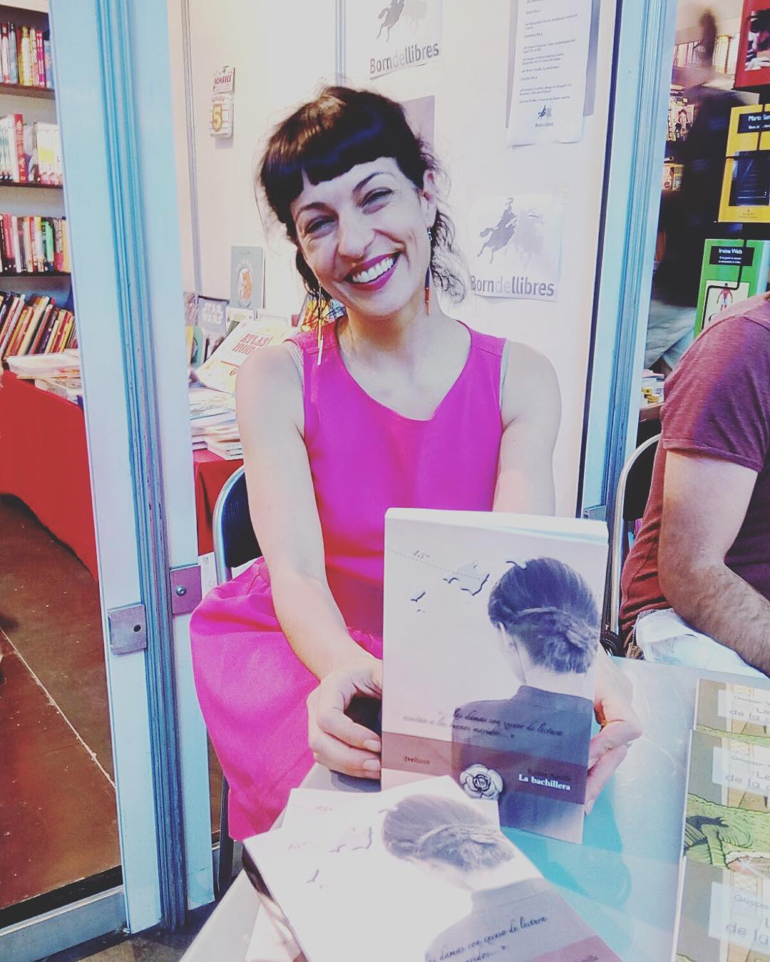 Con septiembre, las ganas de vivir bellas historias. Tengo una que me gustaría valoréis leer: La bachillera