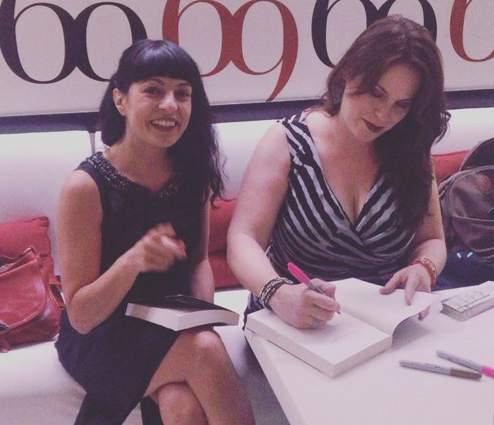 Roser Amills Con Audrey Carlan En Bruc 146 Presentacion Con Sorteos Y Cocteles