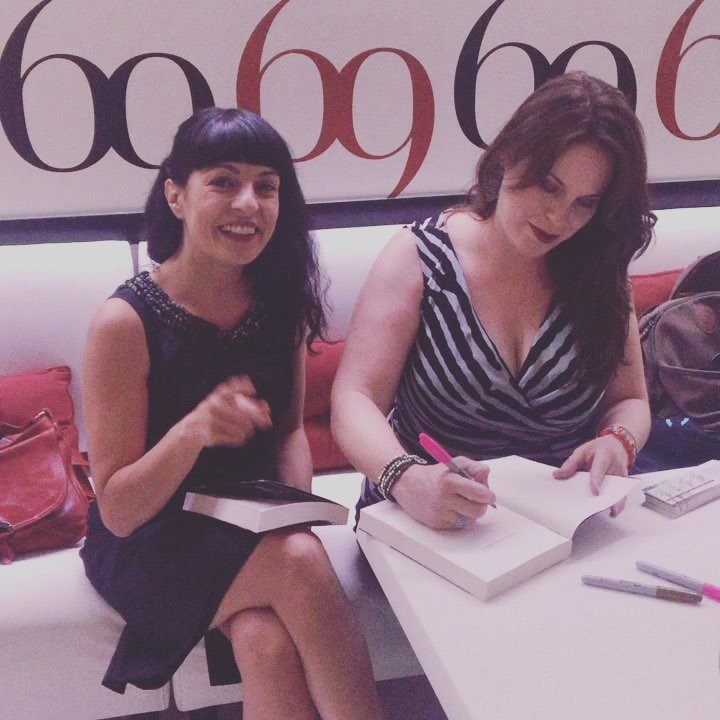 Ya estoy con @audreycarlan en Bruc 146, a las 19:30h empezamos la presentación, sorteos, cócteles... #calendargirl