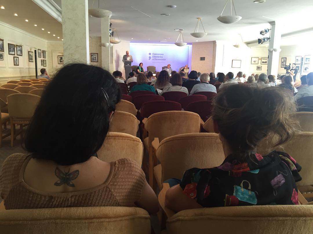 roser amills con mercedes abad, converses de formentor 2016