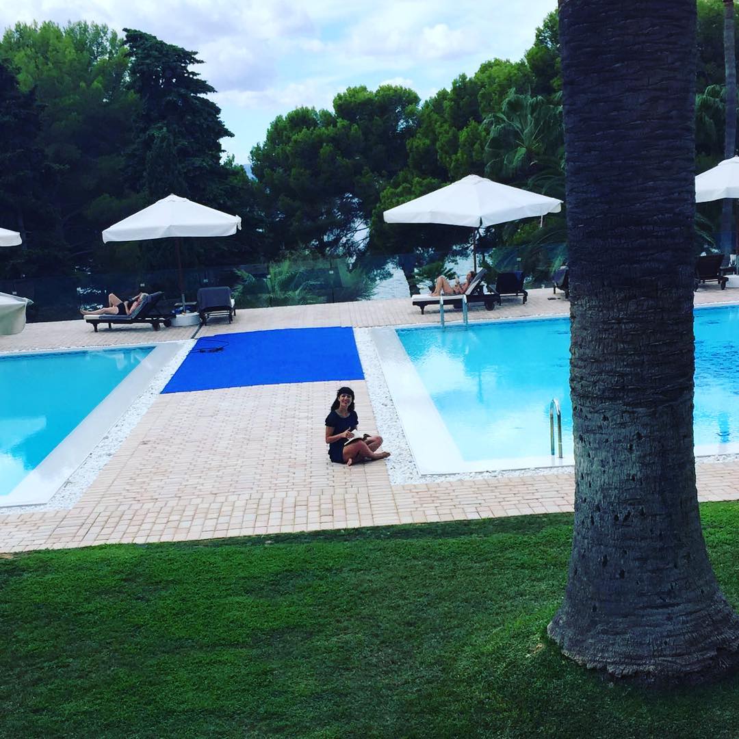 roser amills en la piscina del hotel formentor, converses de formentor 2016