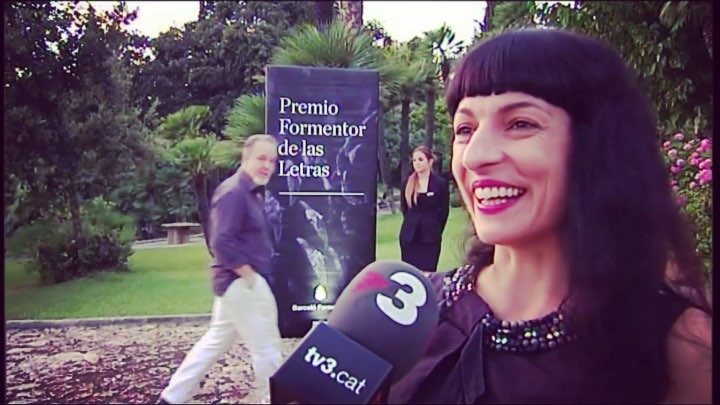 roser amills entrevistada por tv3 en las converses de formentor