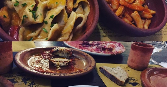 roser amills y marco della porta en napoles