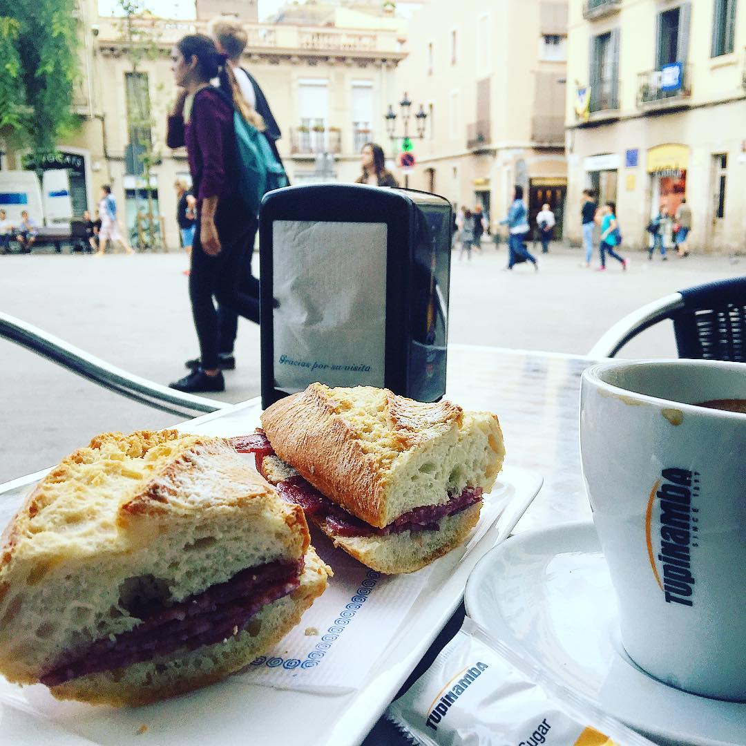 Es la hora: buenas tardes y muy feliz #merienda a todas  