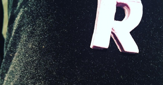 R De Plastilina Hecha Por Juan El Hijo Pequeno De Roser Amills