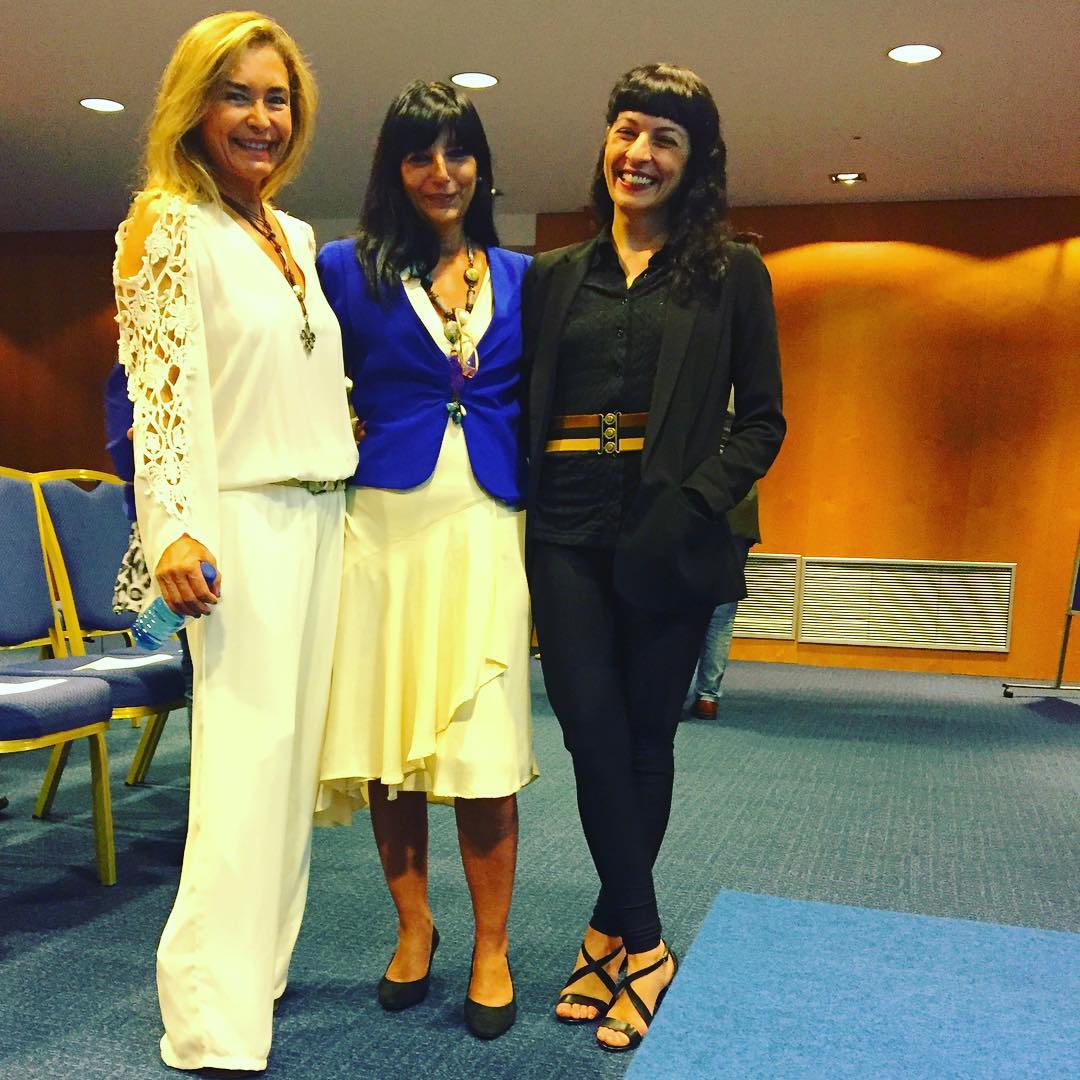 Qué ilusión que nos haya unido un libro: Consuelo García del Cid Guerra autora, y Angie Arellano ángel.#nuncarecordarehabermuerto