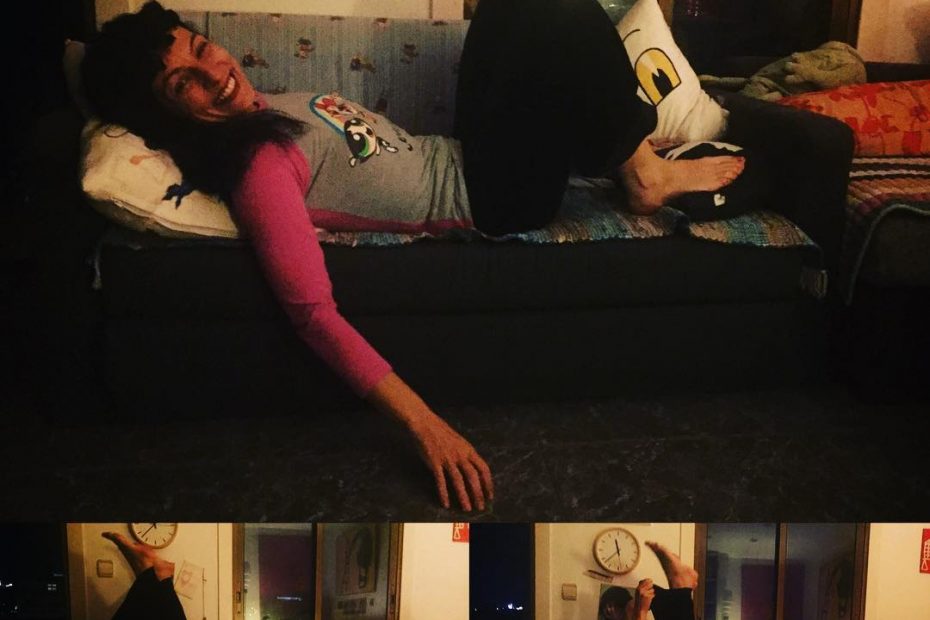 Roser Amills Escribiendo