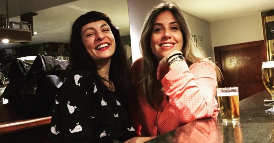 Con una lectora especial, @Alejandra.navarroribas, en el @bar_pietro - Roser Amills, escritora mallorquina