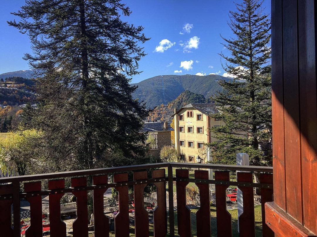 És cert, mireu les vistes que tinc, Ordino és el poble bonic d'#Andorra @Ordinoesviu @comudelamassana