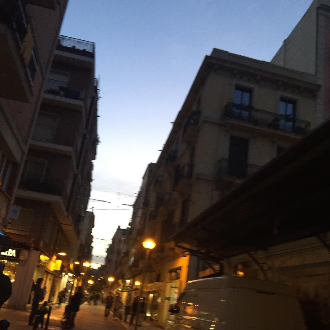 Me gusta la luz de mi barrio a esta hora barri de Gràcia