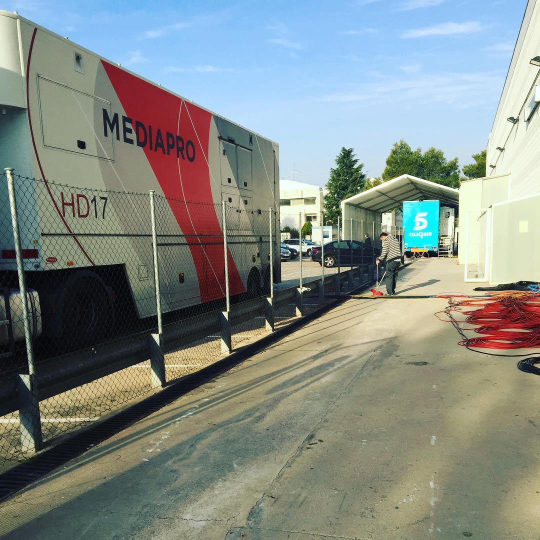 "Los dioses se han marchado, nos queda la #televisión"
Manuel Vázquez Montalbán