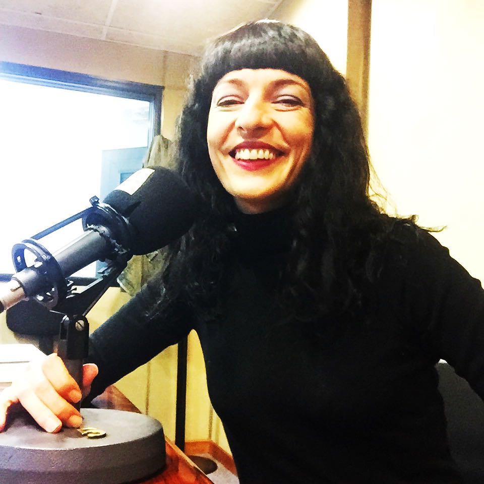 Ara a 106.9fm o www.radiokanalbarcelona.com fins a les 22h, m'entrevisten. I si truques al 934685555 em saludes, expliques o preguntes i participes en el sorteig de llibres meus i torrons!