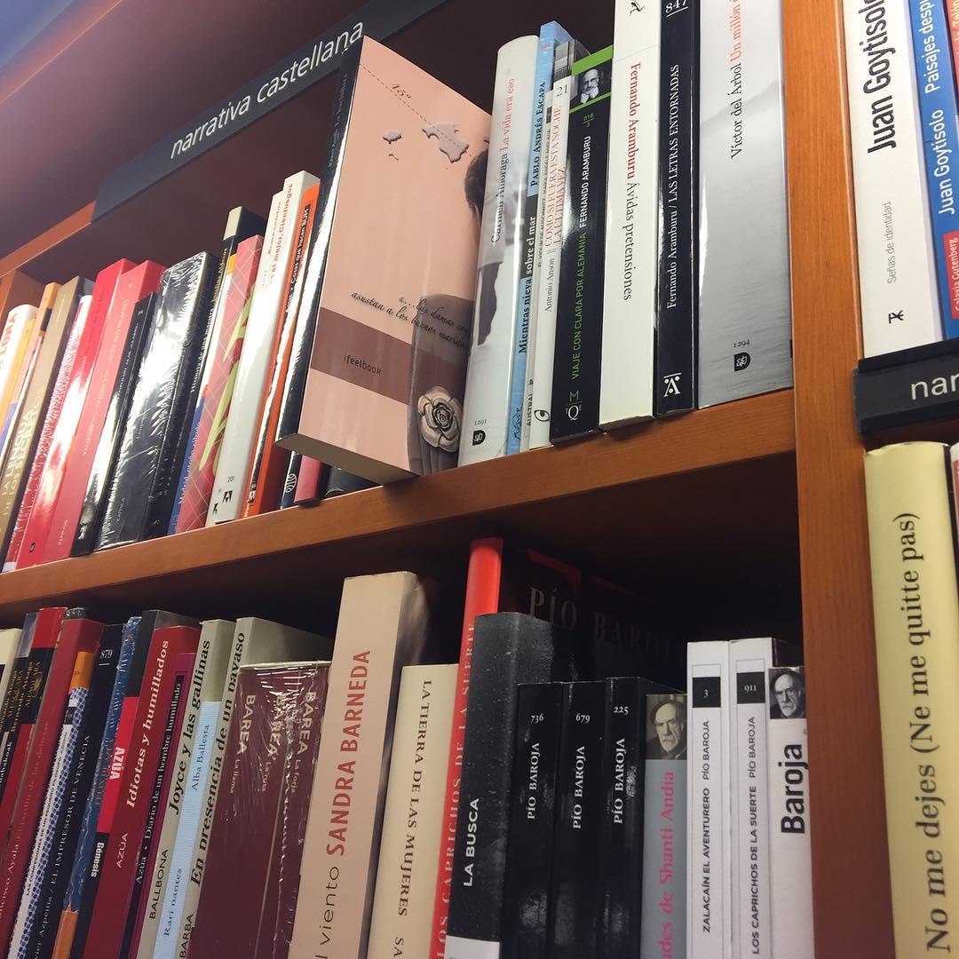 Me gusta saber que sólo queda 1 ejemplar de #labachillera en la Librería Laie :)) @llibrerialaie