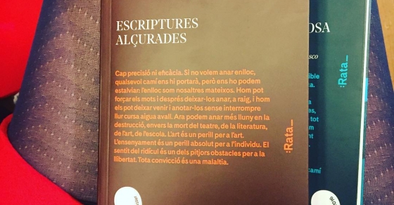 Agafeu ja les #escripturesalçurades del #carleshacmor editades per @rata_books - Roser Amills, escritora mallorquina