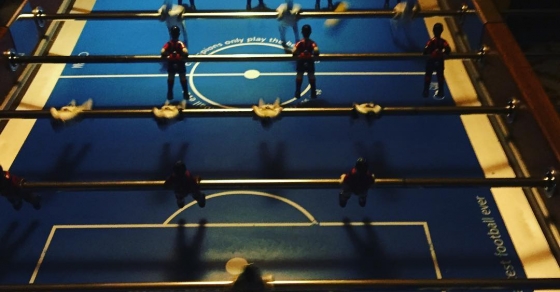 Un #futbolin de medianoche? :)) - Roser Amills, escritora mallorquina