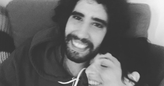 «Si vas a escuchar música de verdad, hazlo a todo volumen. Si no, no lo hagas» Abie Amarth - Roser Amills, escritora mallorquina
