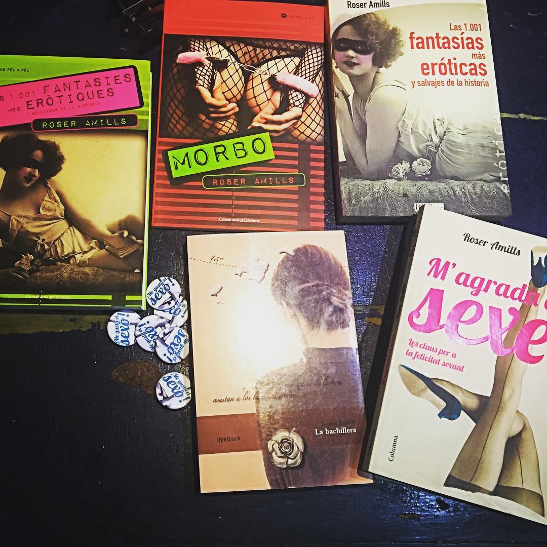 SORTEAZO en Instagram para ❤ Estos libros pueden ser vuestros y sólo tenéis que:
1. Seguirme a mí @roseramills en Instagram
2. Etiquetar a 3 amig@s en los comentarios 💃🏼💃🏼💃🏼
---- Pd: El ganador se sabrá en 15 días y entregaré los premios en mano en Barcelona (cervecita incluida)