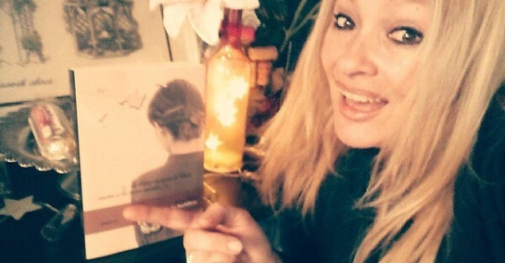 Lectora bonita de la novela La bachillera de roser amills