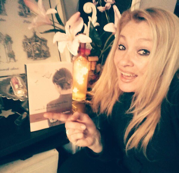 Lectora bonita de la novela La bachillera de roser amills