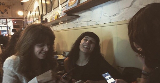 roser amills con helen apel y vanessa hogarth