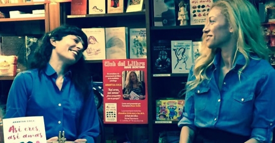 Presentar el libro de @arantxacoca y estar con ella es: "así es y así la amo" Leedla mucho! - Roser Amills, escritora mallorquina
