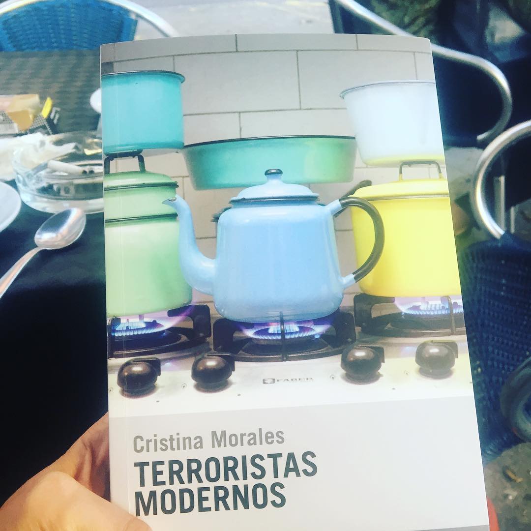 He empezado a leer #terroristasmodernos de Cristina Morales y no puedo parar! Bravo @olgaypaco ;))